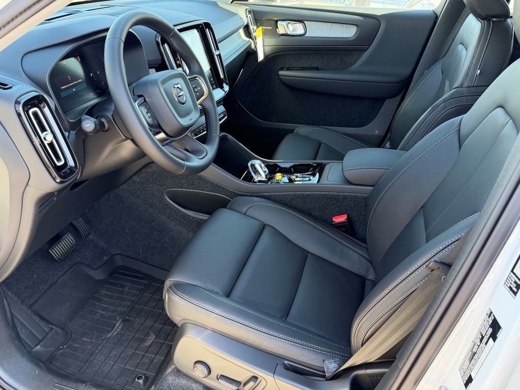 New 2026 Volvo XC40 B5 Ultra w/ Protection Package Premier image 18