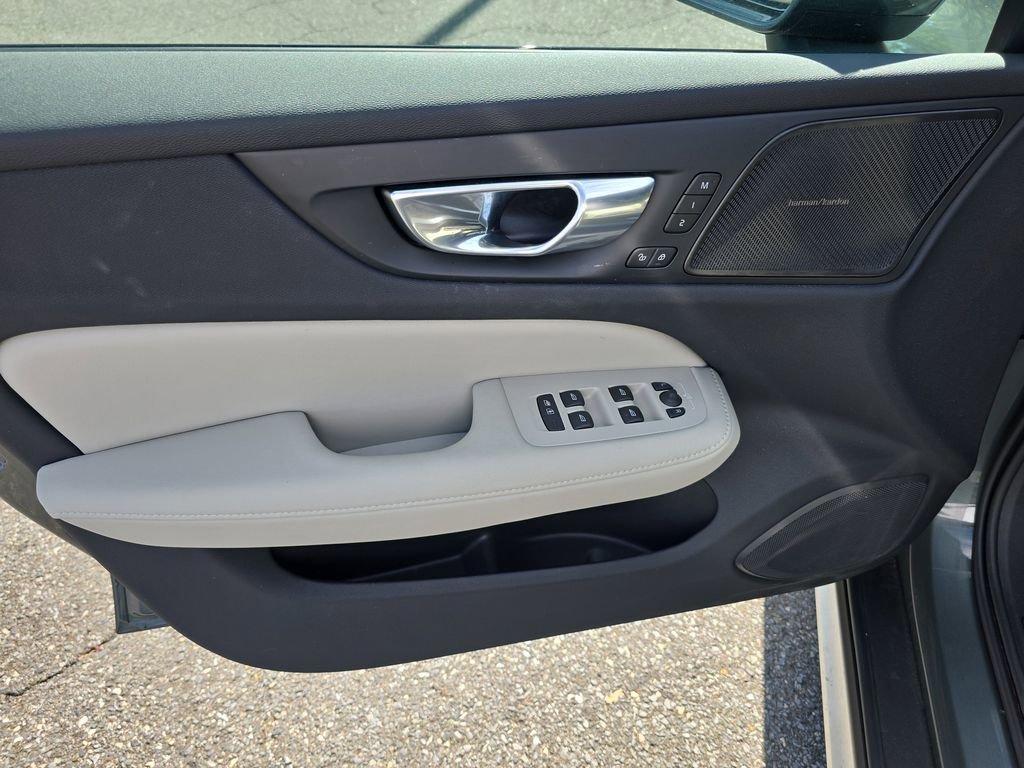 Certified 2026 Volvo V60 B5 Cross Country Ultra w/ Protection Package Premier AWD/4WD image 19