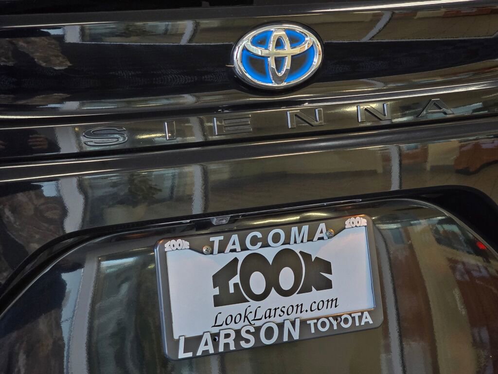 Used 2021 Toyota Sienna XSE image 13