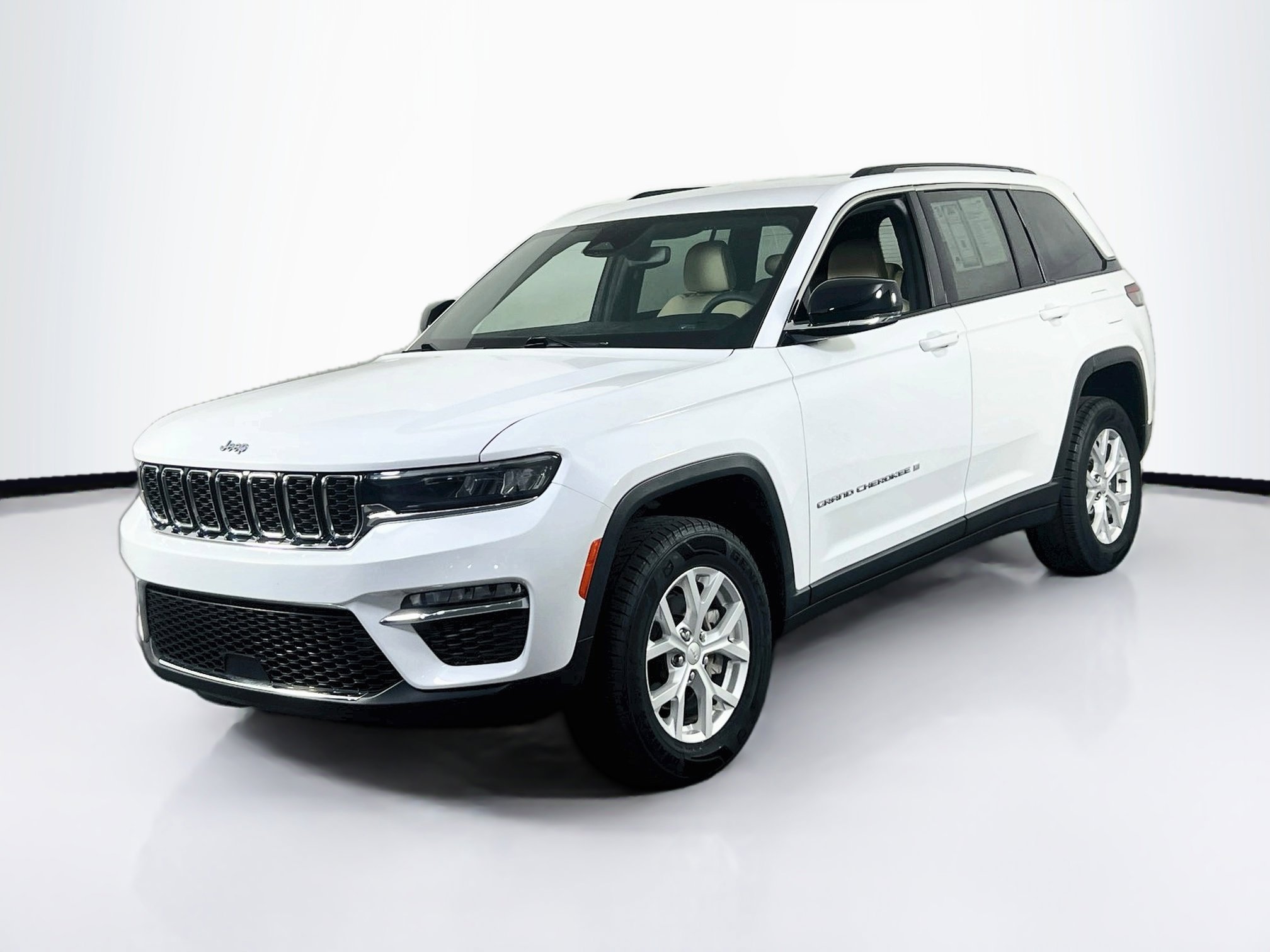 Used 2023 Jeep Grand Cherokee Limited AWD/4WD image 1