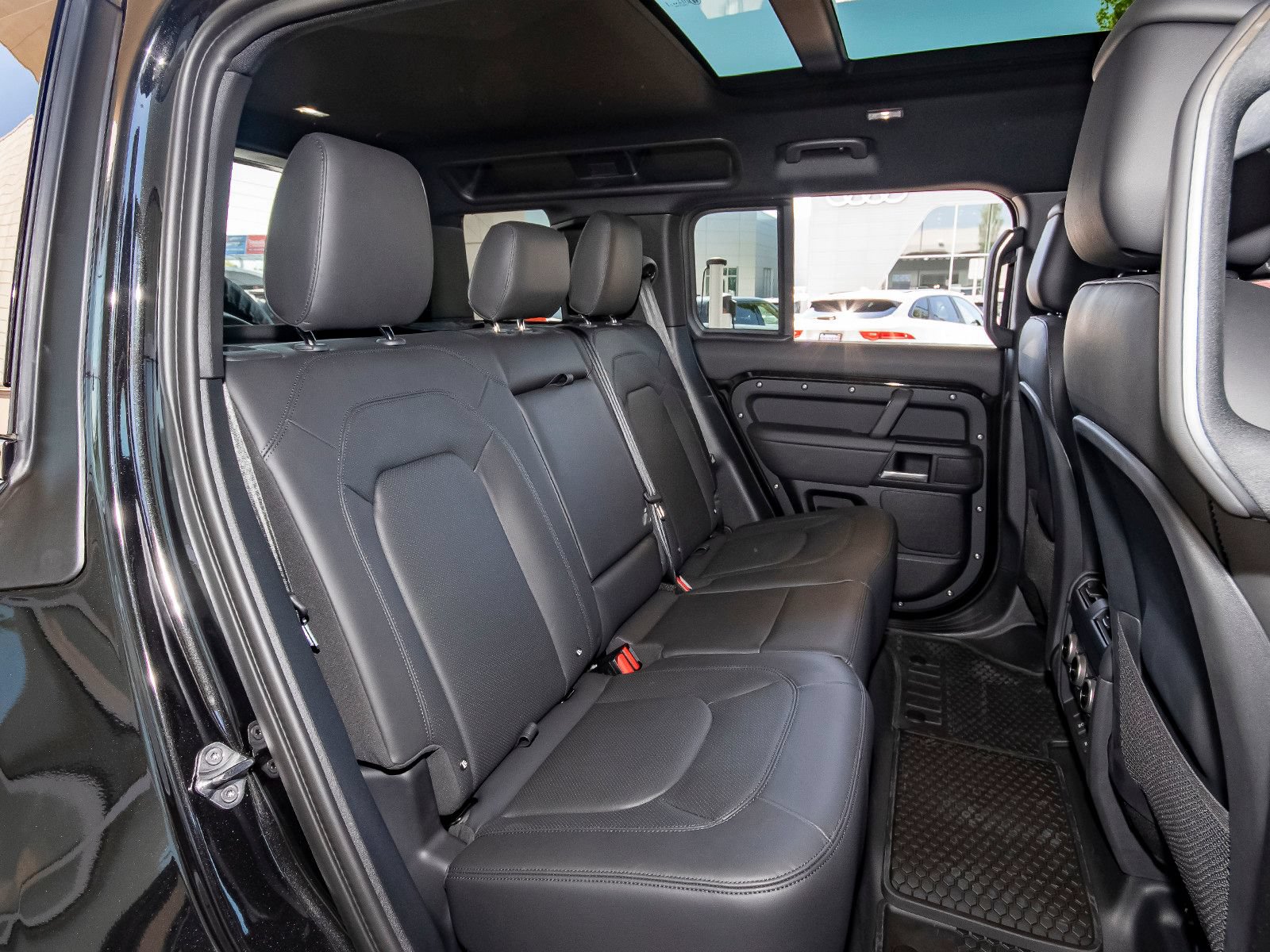 New 2026 Land Rover Defender 110 X-Dynamic SE AWD/4WD image 48