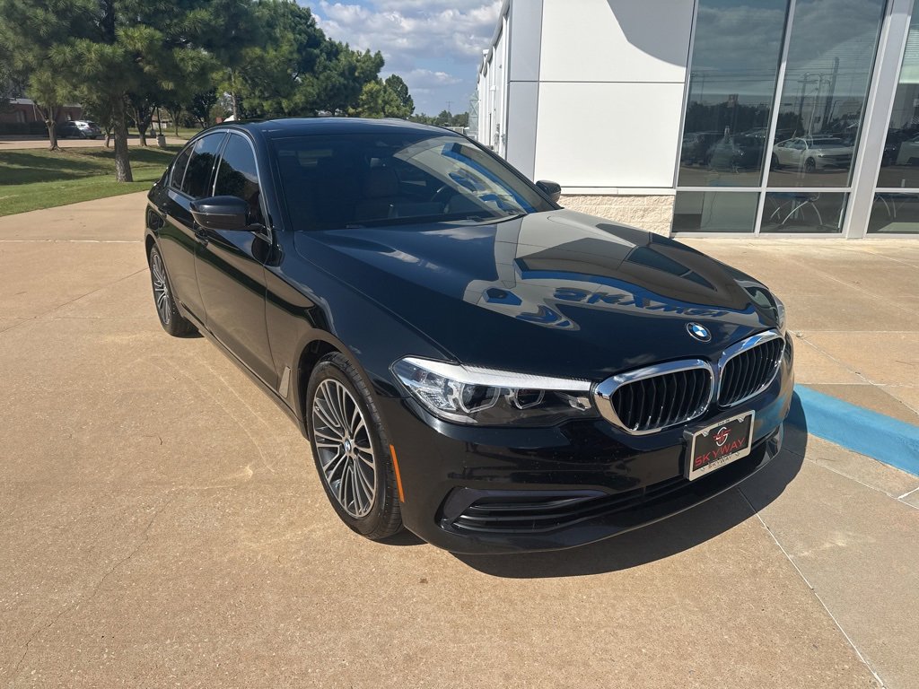 Used 2020 BMW 540i xDrive w/ Premium Package image 2