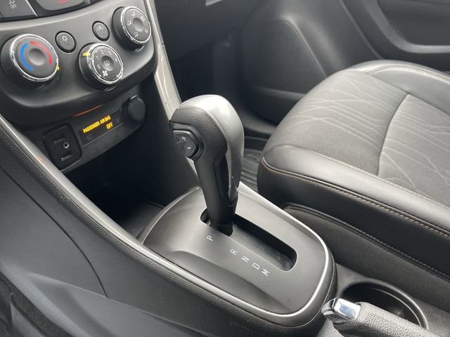 Certified 2019 Chevrolet Trax LT w/ LT Convenience Package image 16