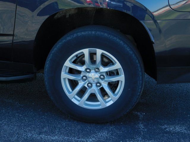 Used 2023 Chevrolet Suburban LT image 14
