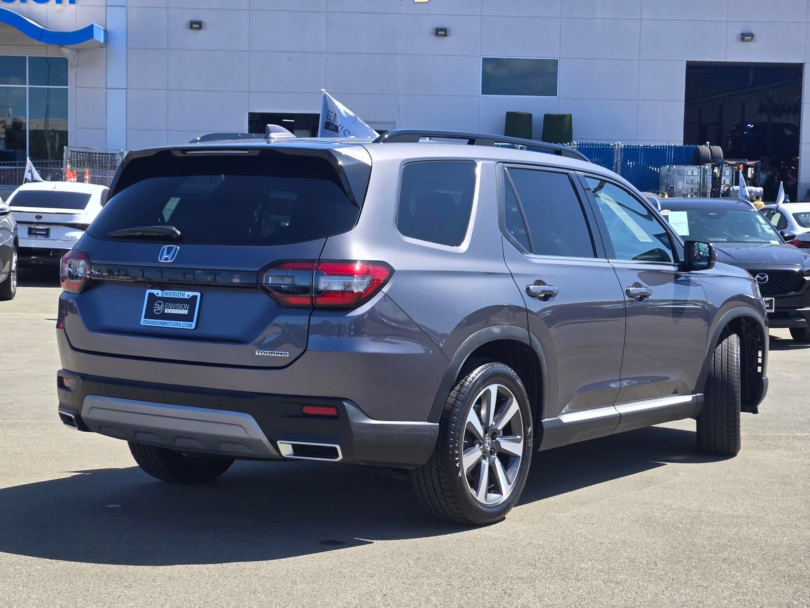 Certified 2025 Honda Pilot Touring image 7