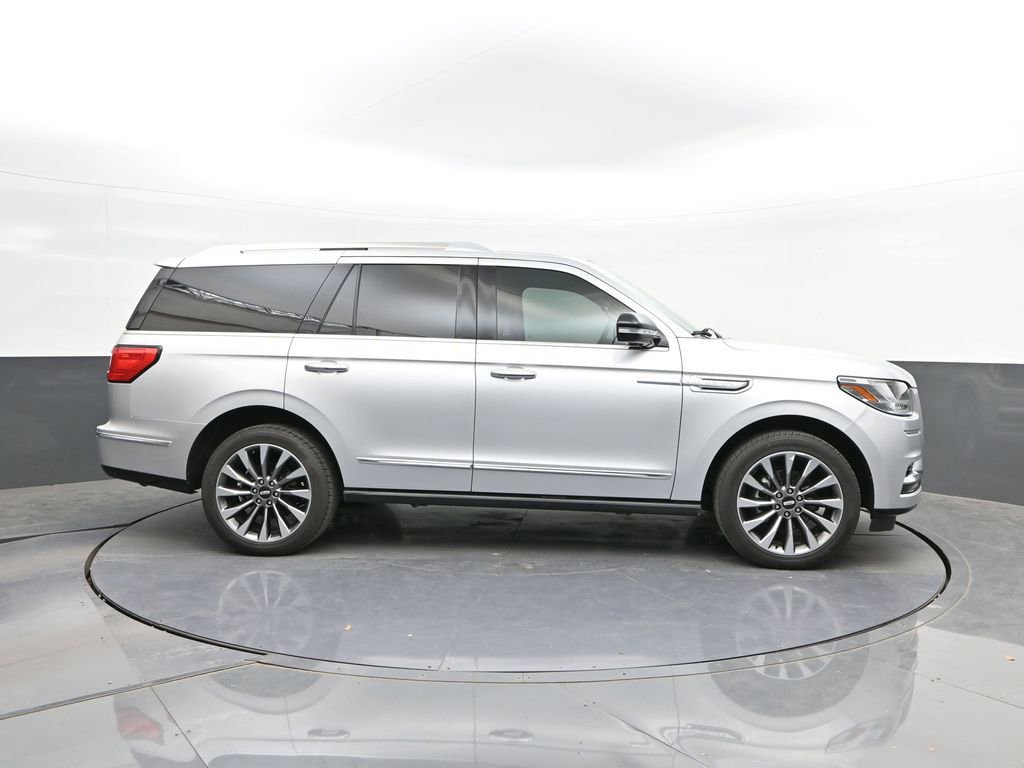 Used 2019 Lincoln Navigator Select RWD image 24