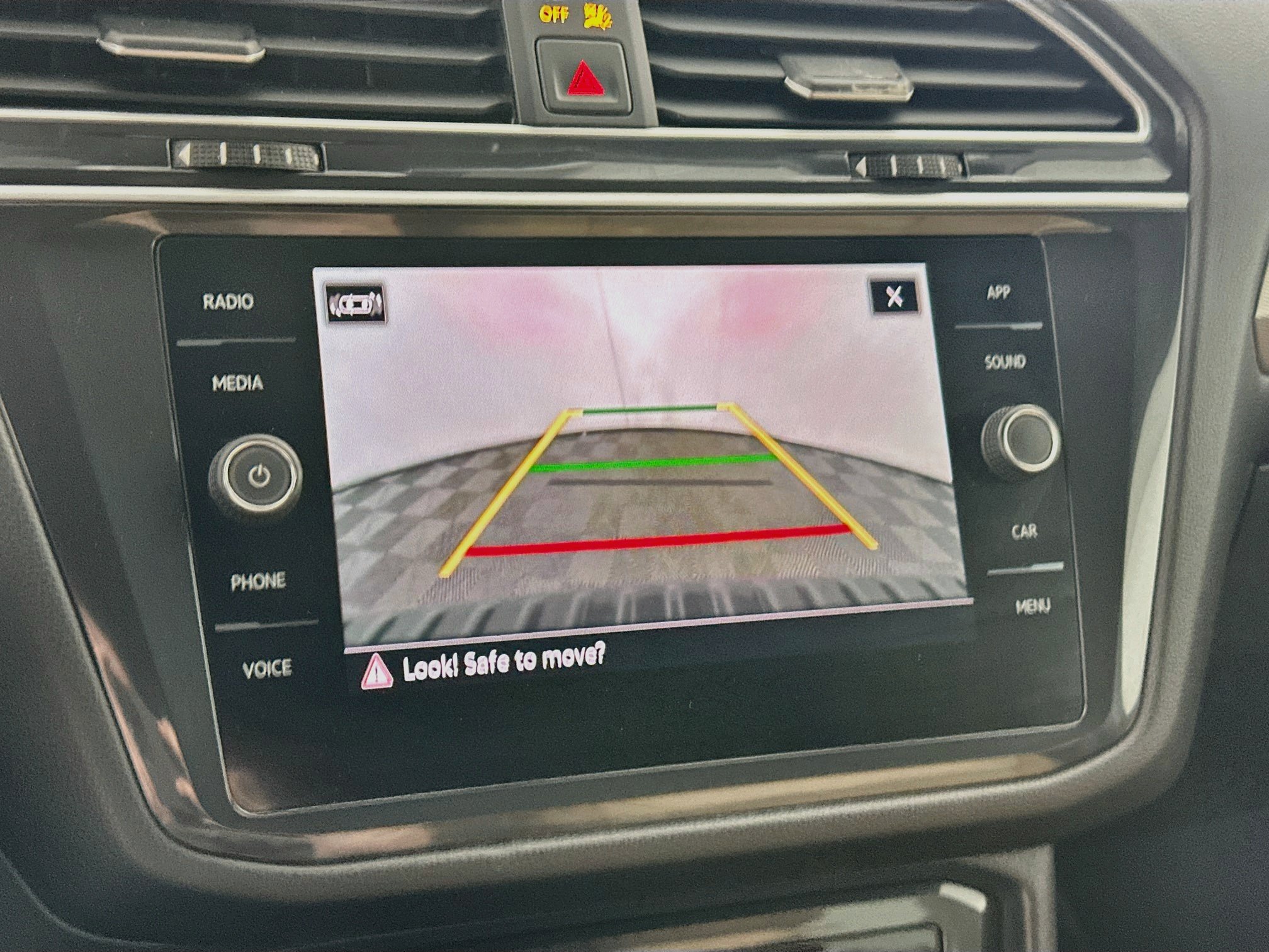Used 2023 Volkswagen Tiguan SE FWD image 23