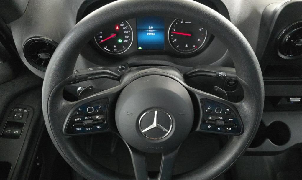 Used 2023 Mercedes-Benz Sprinter 2500 image 17