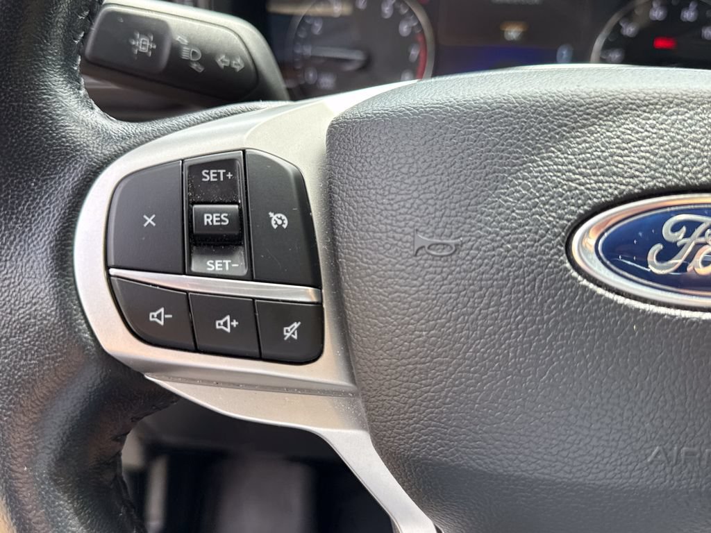 Used 2023 Ford Explorer XLT AWD/4WD image 23