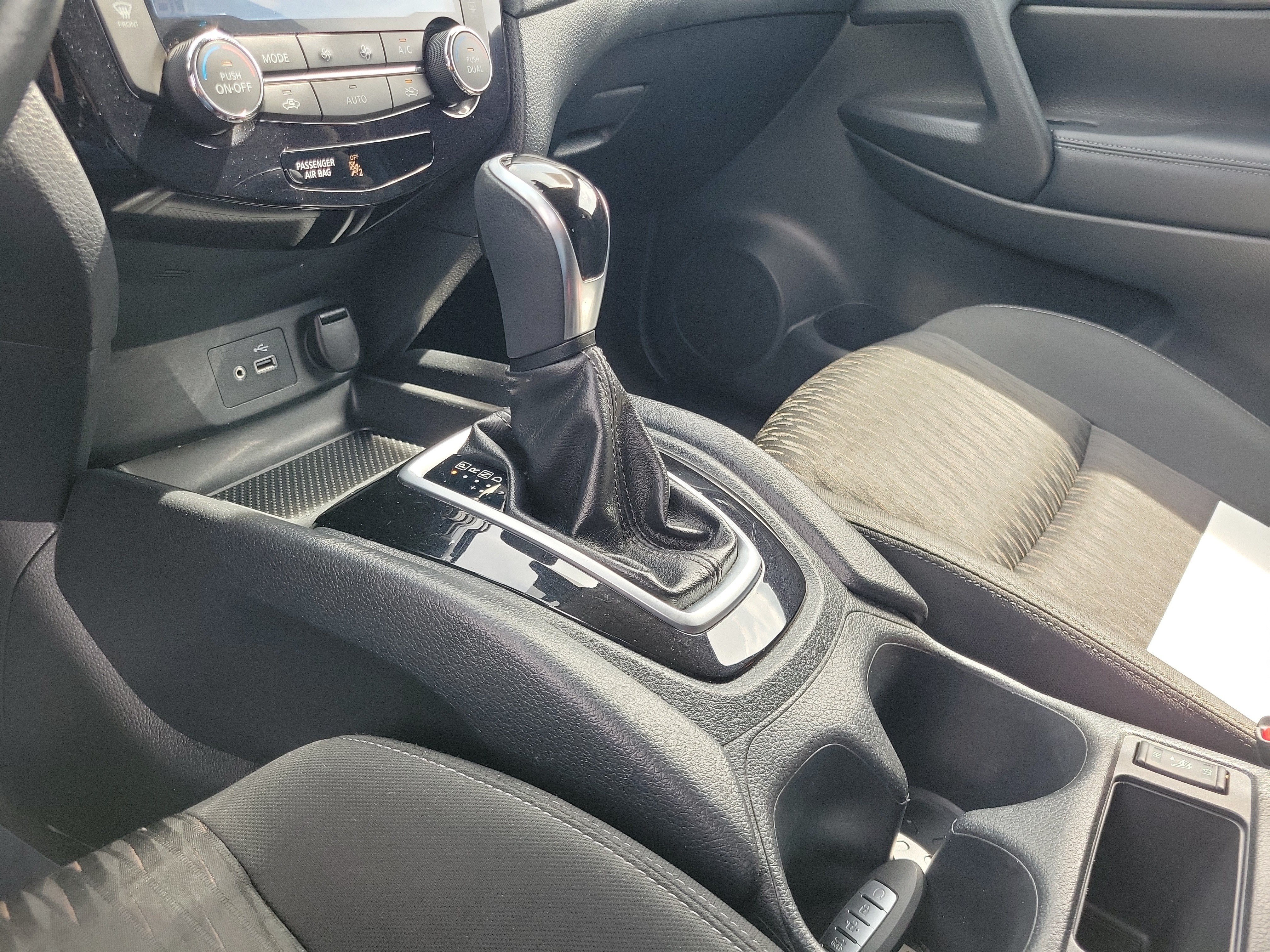 Certified 2020 Nissan Rogue SV AWD/4WD image 29