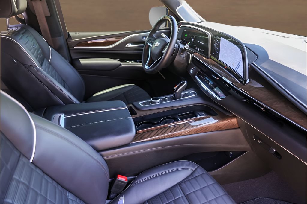 Certified 2023 Cadillac Escalade Premium Luxury Platinum AWD/4WD image 31