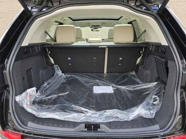 New 2025 Land Rover Discovery Sport S image 17