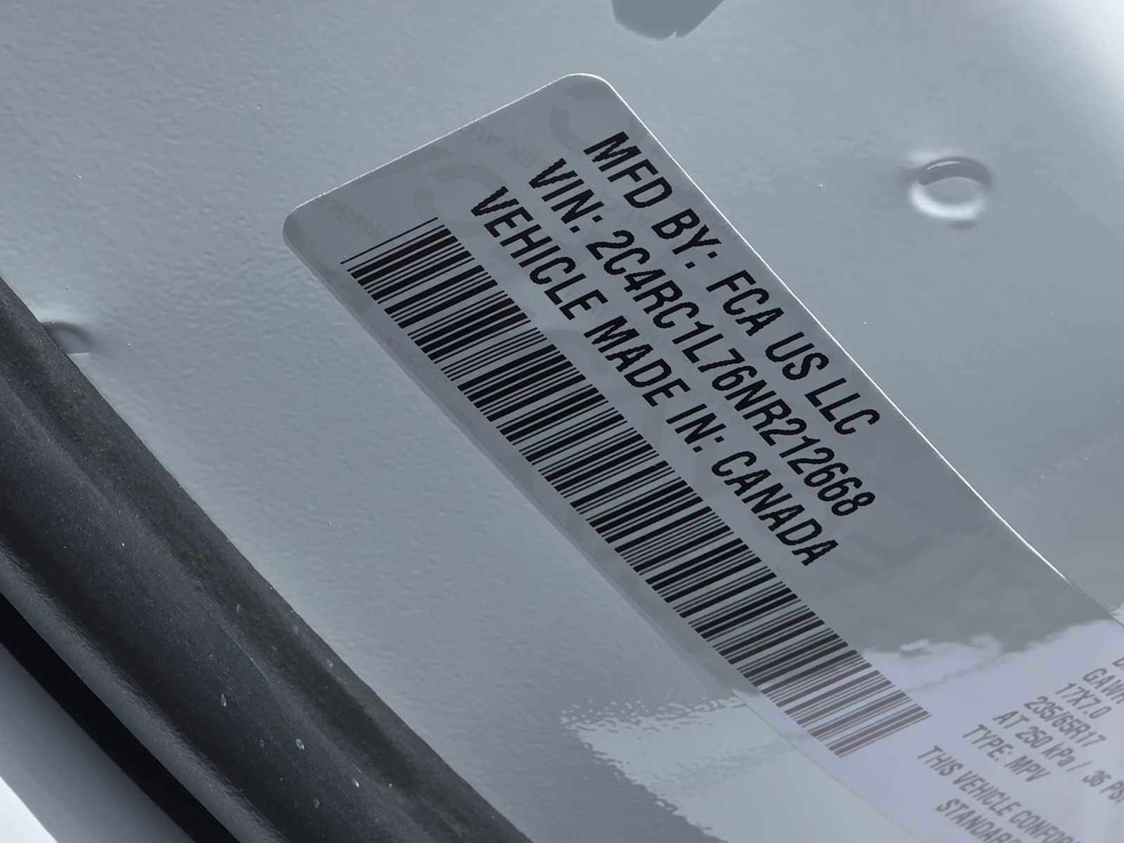 Used 2022 Chrysler Pacifica Touring-L image 25