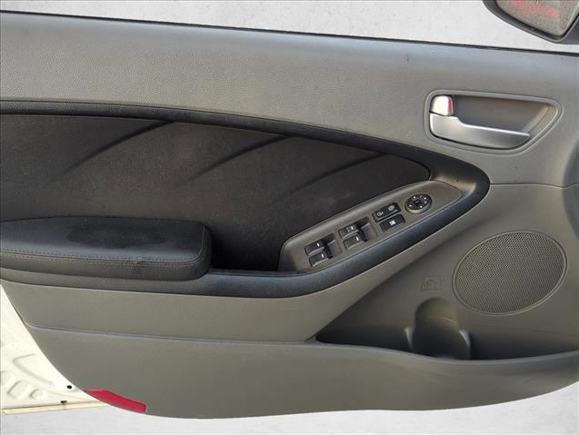 Used 2017 Kia Forte LX image 6