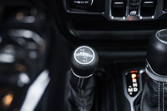 Used 2020 Jeep Gladiator Overland w/ Cold Weather Group image 27