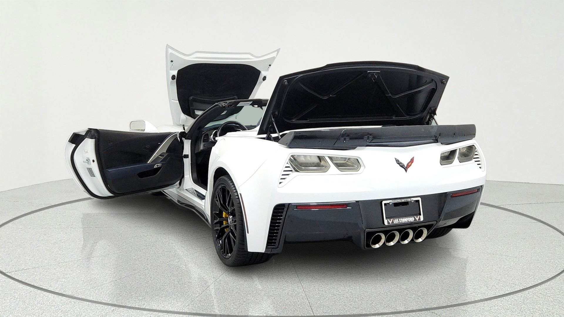 Used 2015 Chevrolet Corvette Z06 w/ 3LZ Preferred Equipment Group RWD image 11