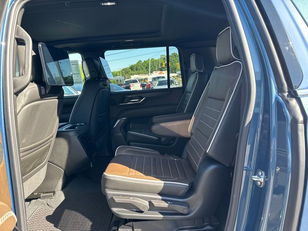 New 2026 GMC Yukon XL Denali Ultimate AWD/4WD image 28