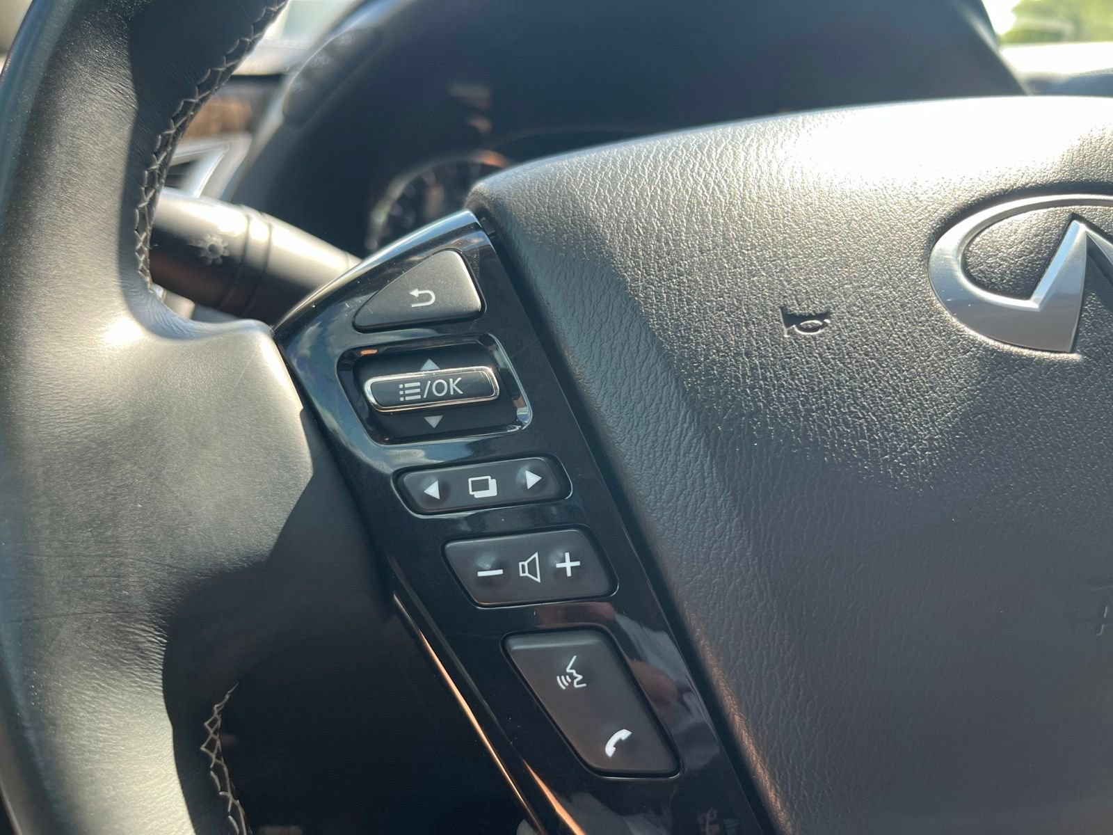 Used 2021 INFINITI QX80 Premium Select w/ All-Season Package RWD image 15