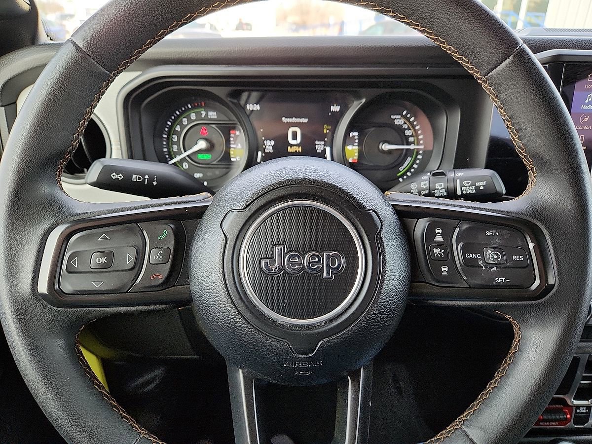 Used 2024 Jeep Wrangler Unlimited image 11