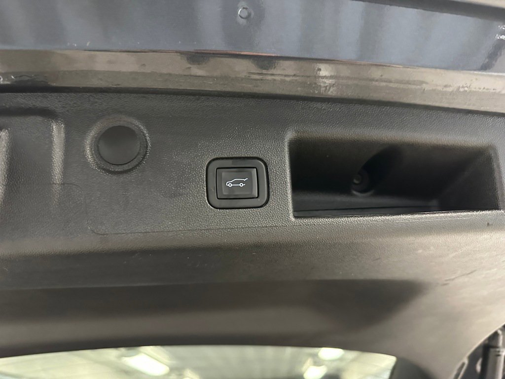 Certified 2022 Chevrolet Equinox RS w/ LPO, Floor Liner Package image 24