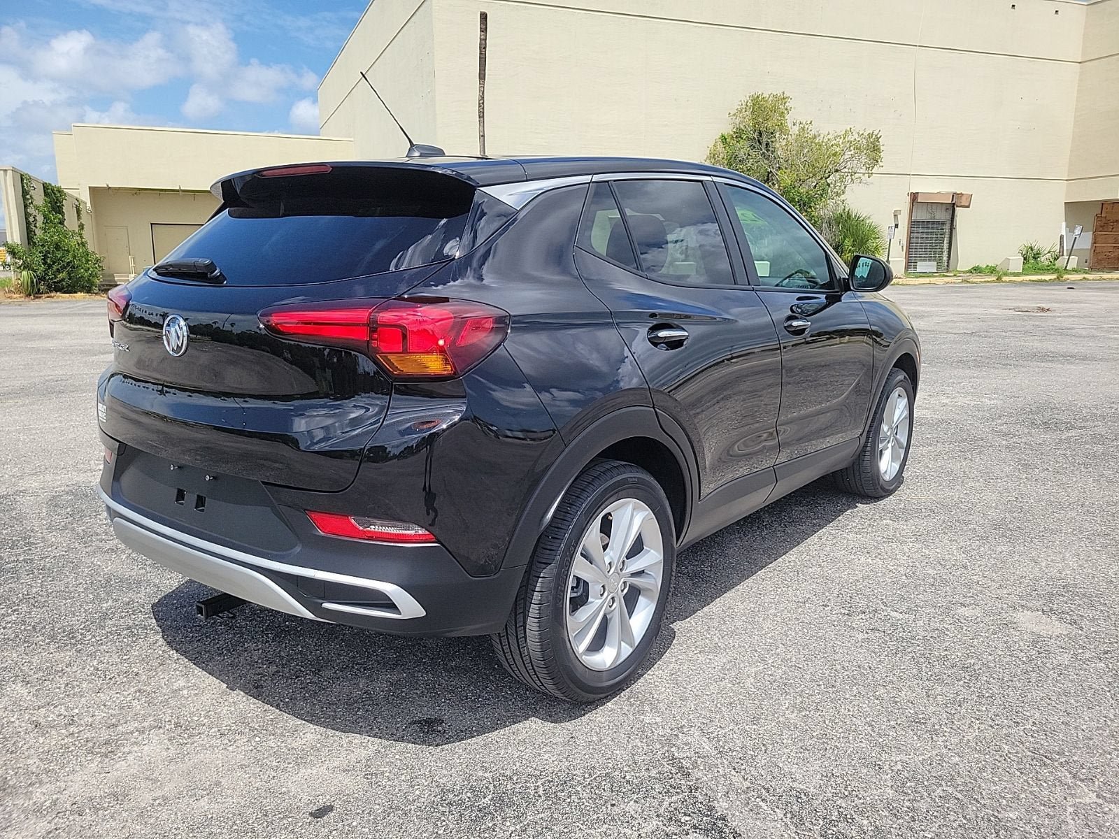 Used 2022 Buick Encore GX Preferred w/ Cold Weather Comfort Package FWD image 6