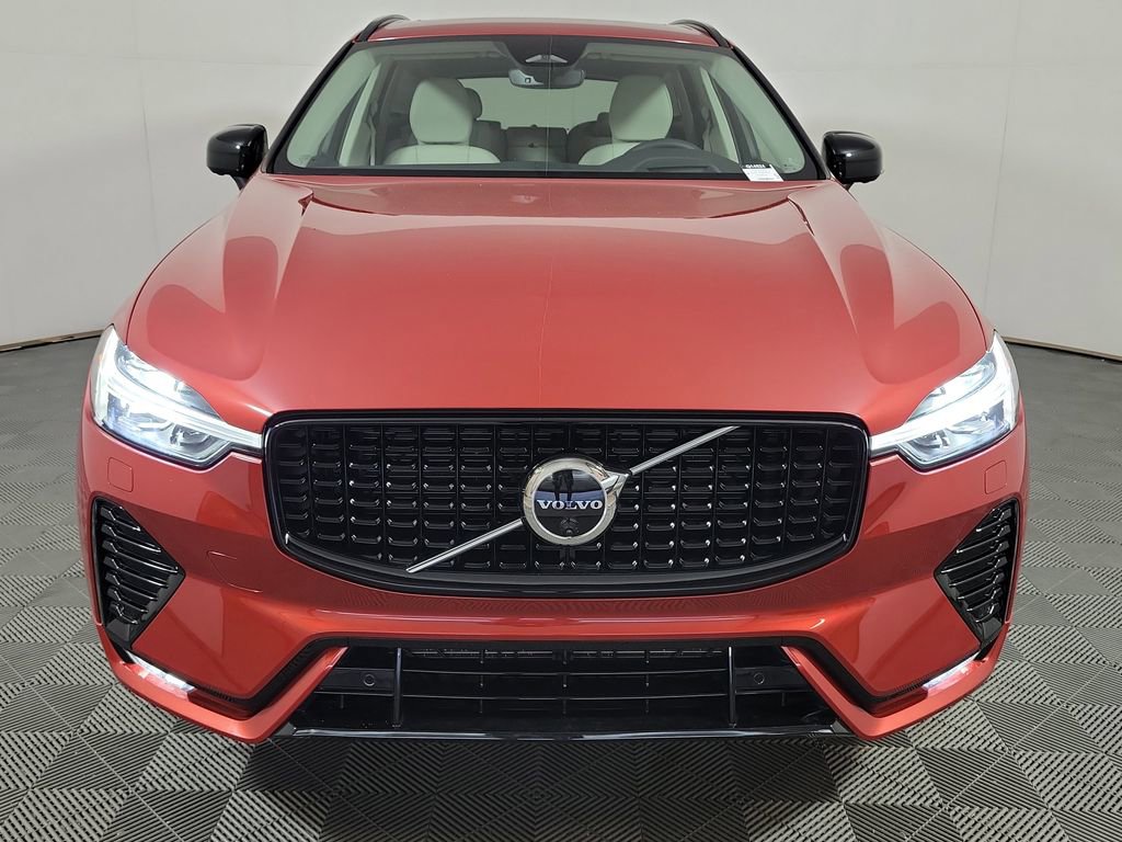Used 2024 Volvo XC60 B5 Ultimate w/ Protection Package Premier AWD/4WD image 2