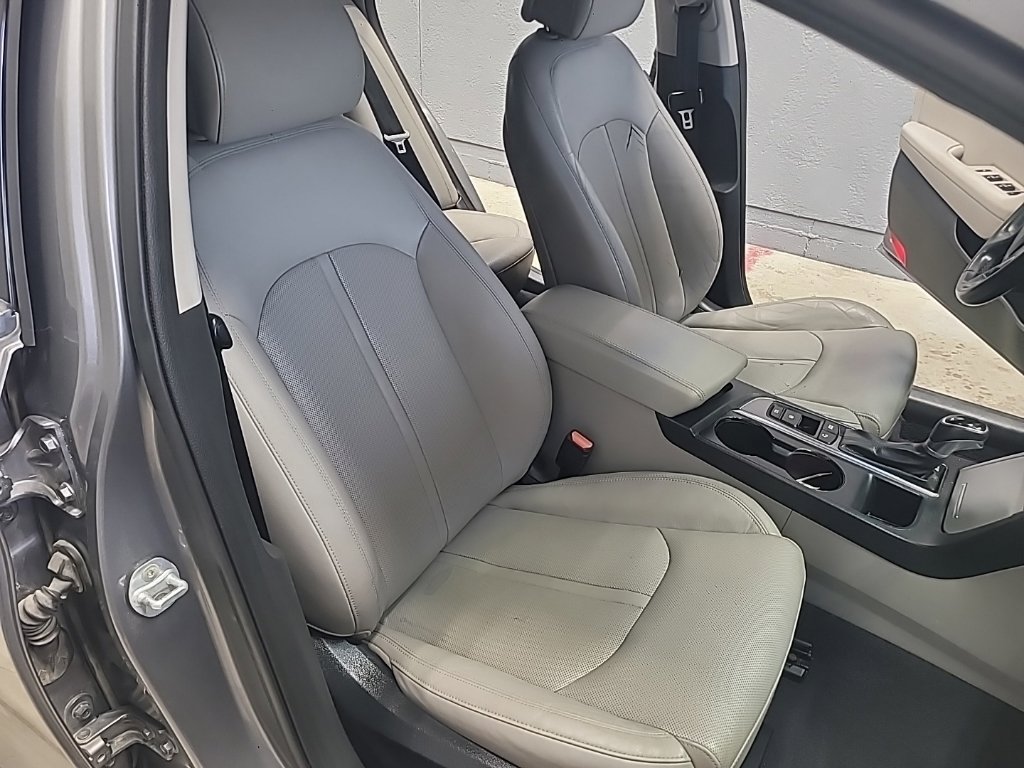 Used 2017 Hyundai Sonata Limited w/ Ultimate Package 02 FWD image 11
