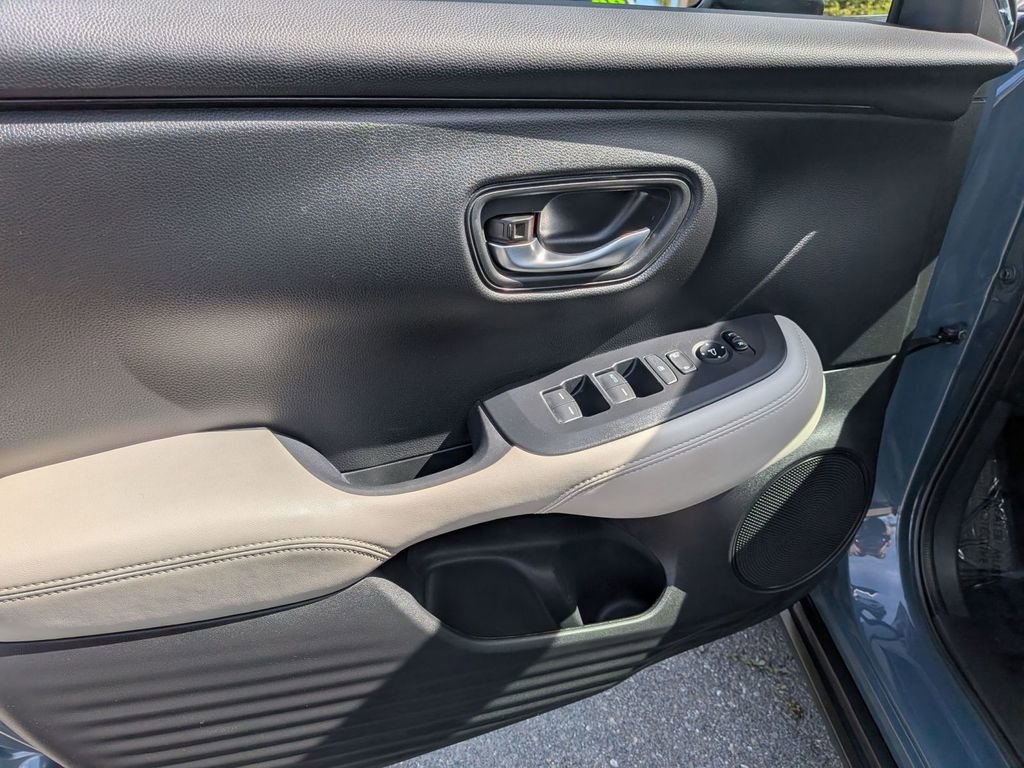 Used 2025 Honda HR-V LX image 13