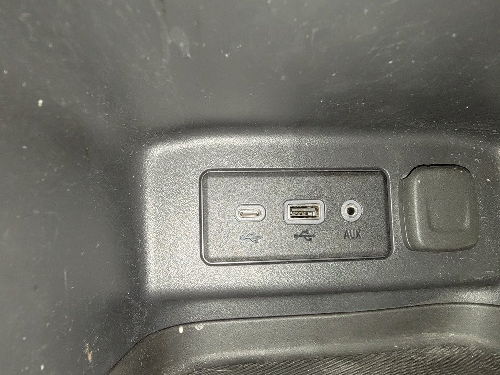 Used 2020 Chevrolet Equinox LT FWD image 24