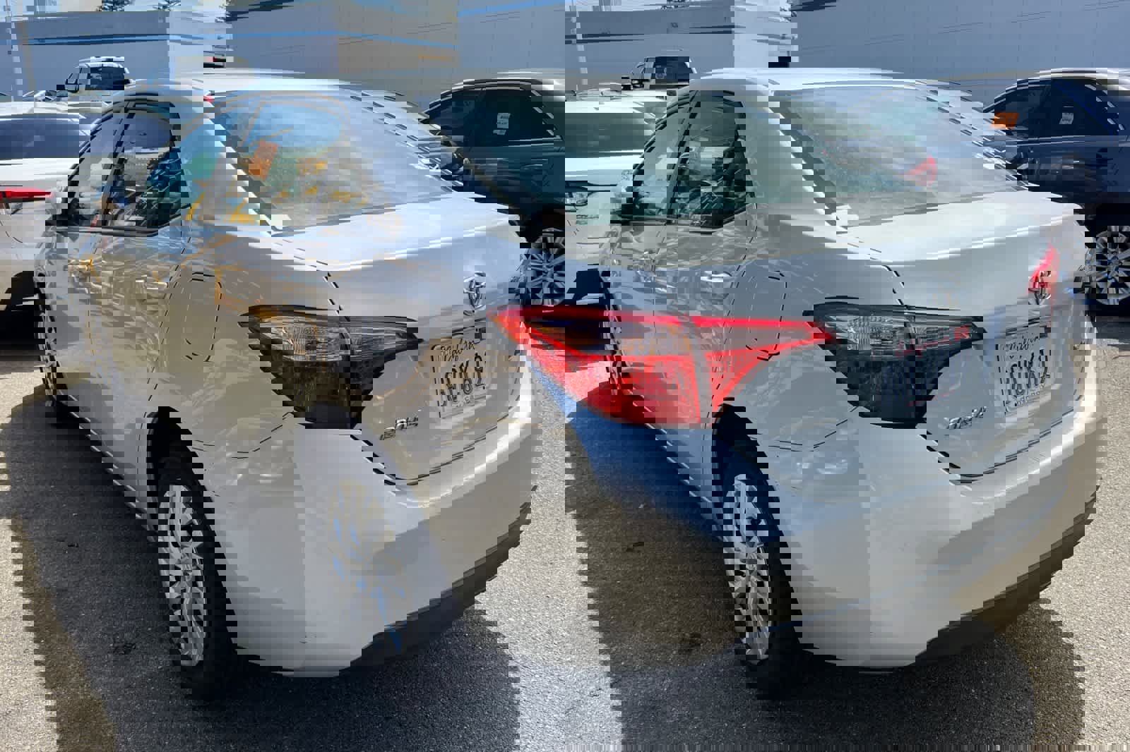 Used 2017 Toyota Corolla LE FWD image 6