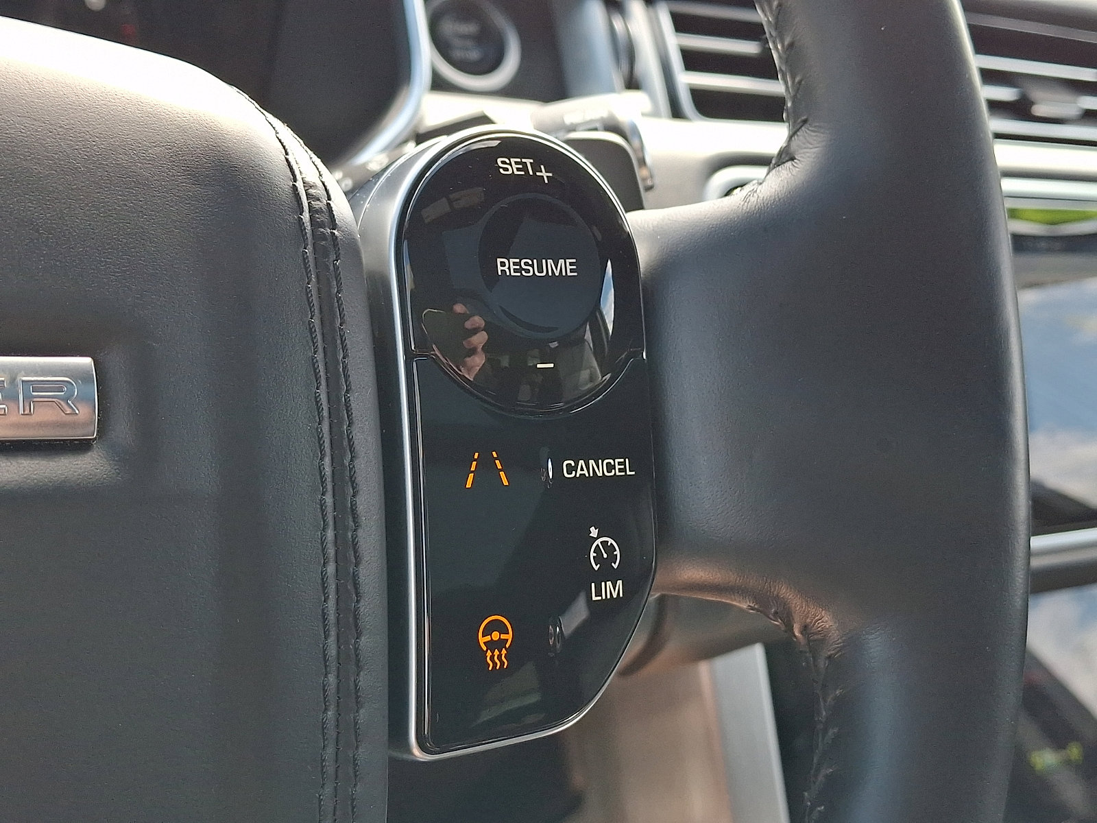 Used 2018 Land Rover Range Rover Long Wheelbase Supercharged image 22