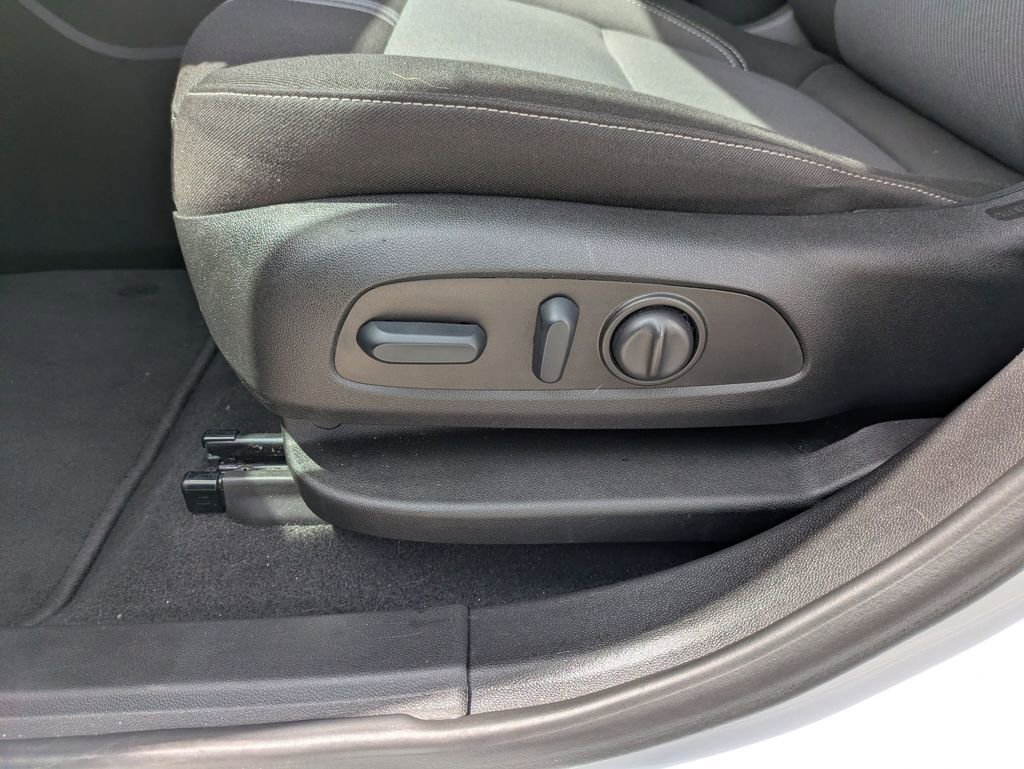 Used 2025 Chevrolet Blazer LT image 14