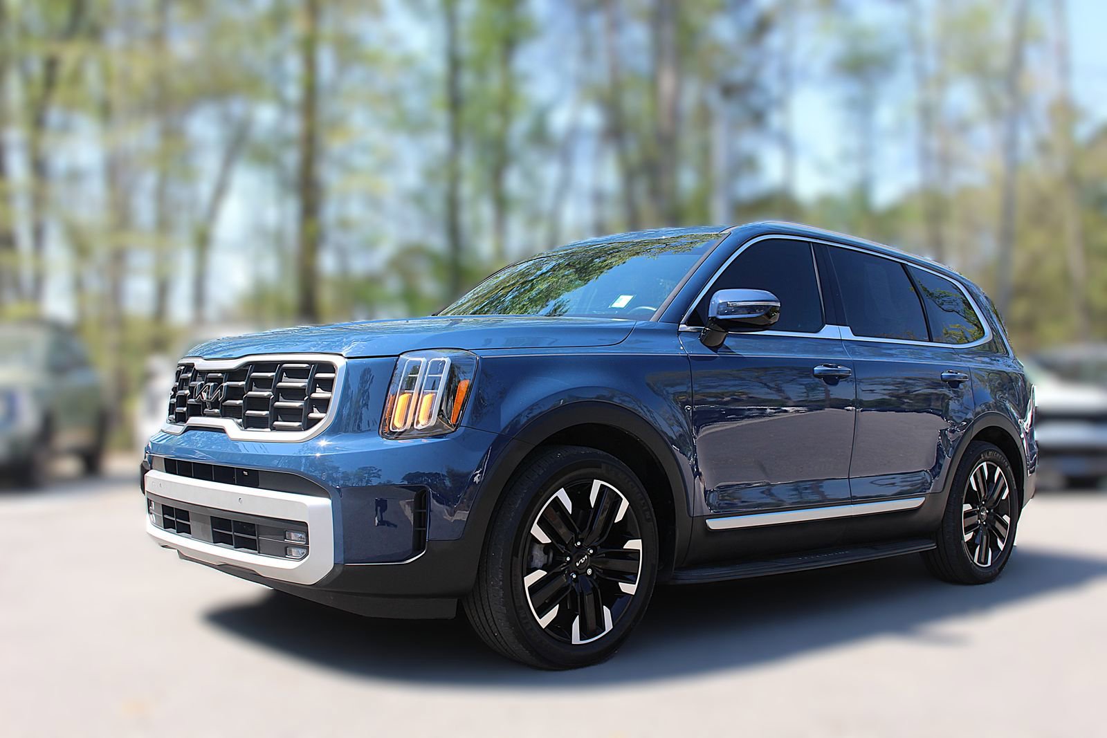 Certified 2024 Kia Telluride SX Prestige w/ Towing Package image 3