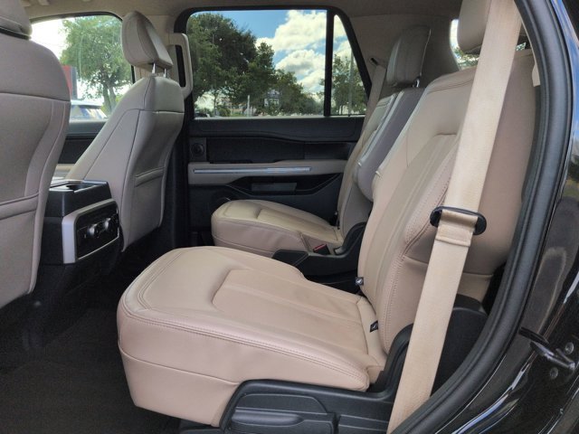 Used 2024 Ford Expedition Limited image 15