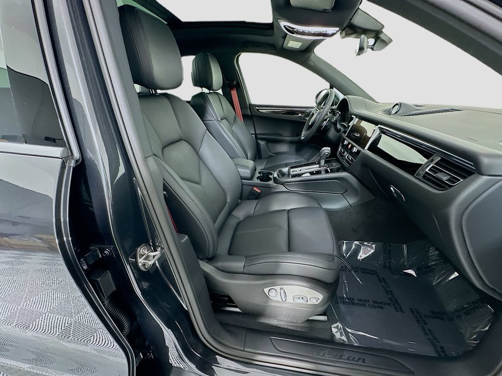 New 2026 Porsche Macan AWD/4WD image 30