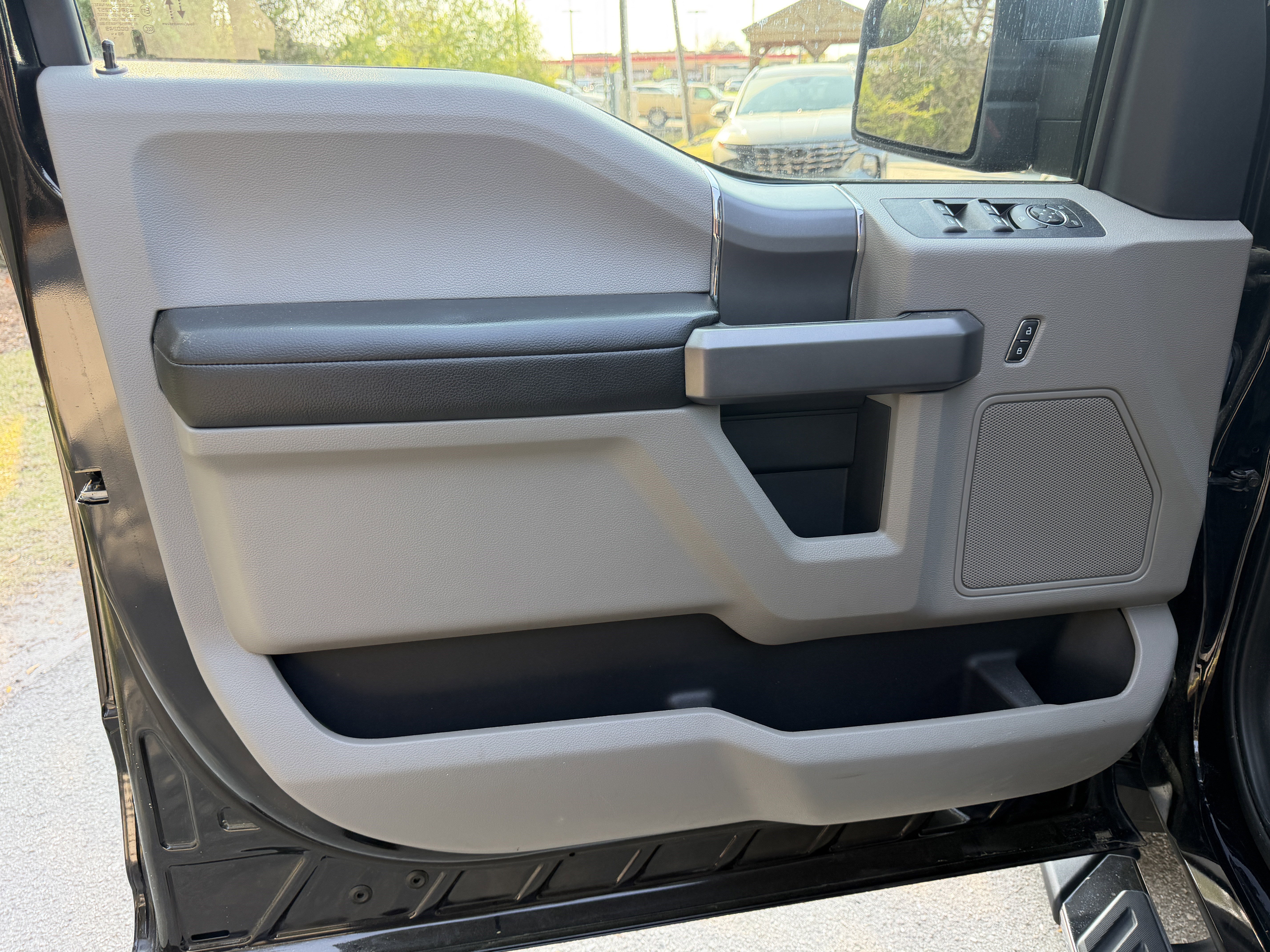 Used 2020 Ford F150 XLT w/ Equipment Group 302A Luxury image 5