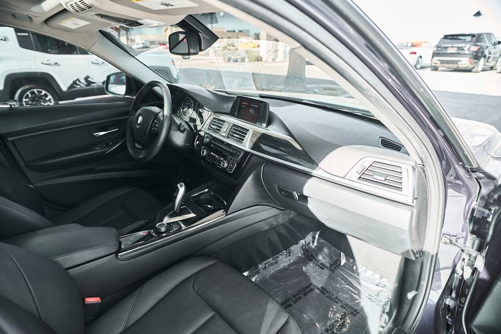 Used 2018 BMW 320i Sedan image 22