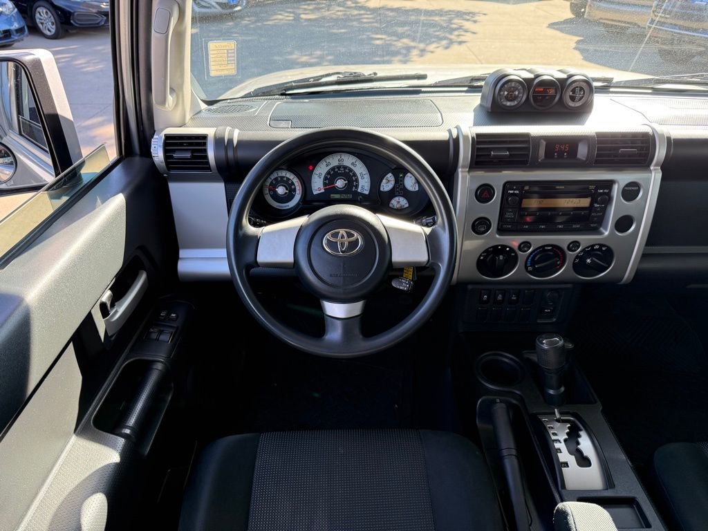 Used 2010 Toyota FJ Cruiser 4WD image 2
