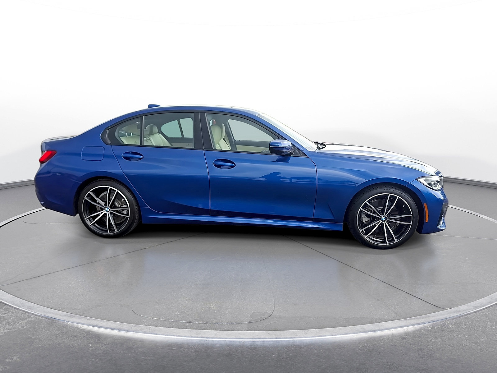 Used 2021 BMW 330i xDrive Sedan AWD/4WD image 9