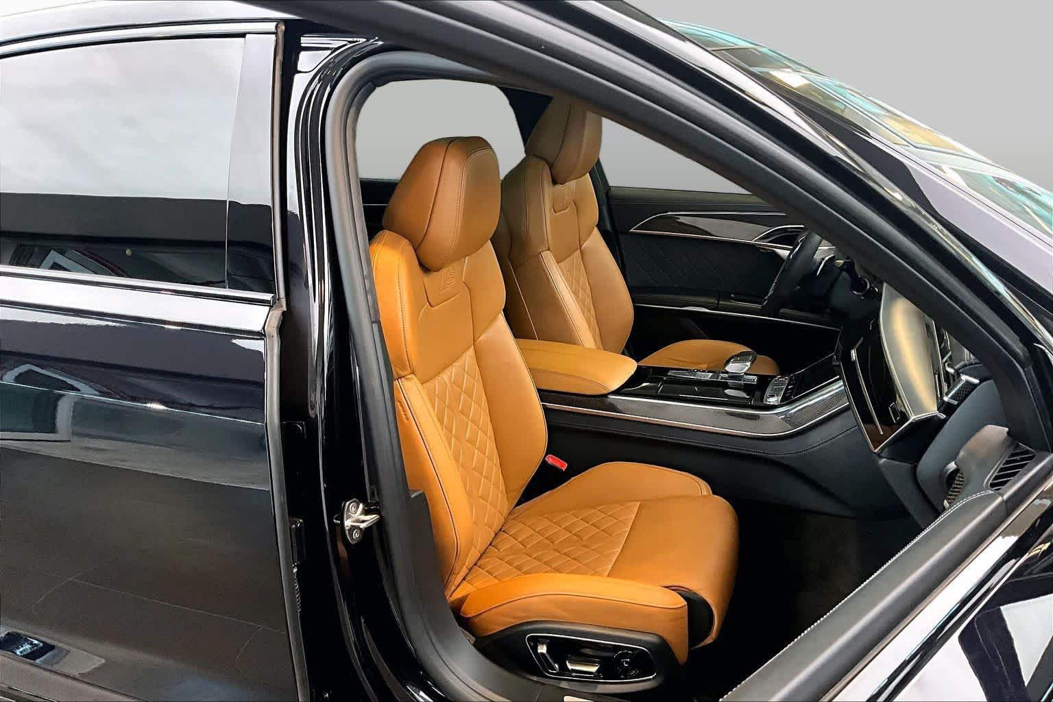 Certified 2025 Audi S8 AWD/4WD image 9