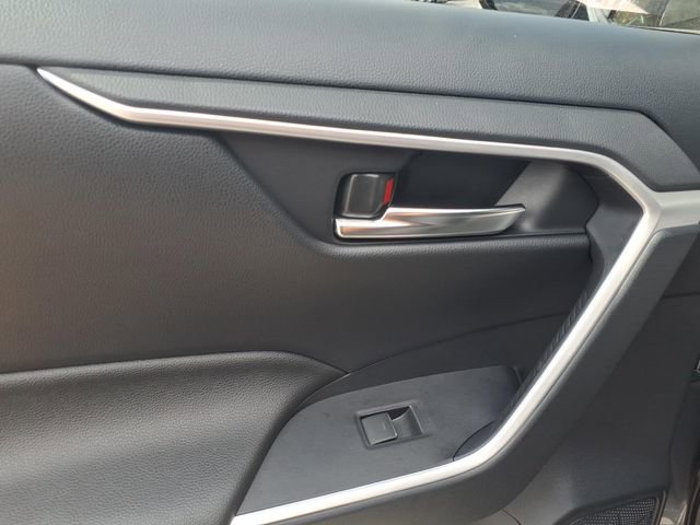 Used 2025 Toyota RAV4 XLE Premium AWD/4WD image 6