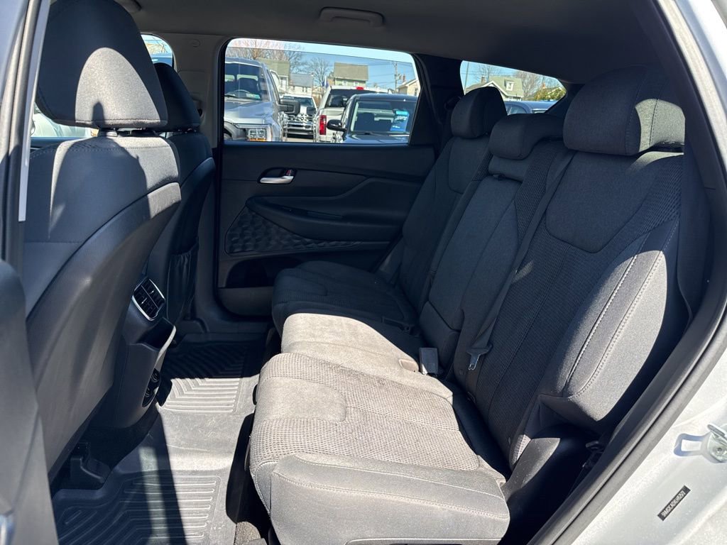Used 2020 Hyundai Santa Fe SE image 14