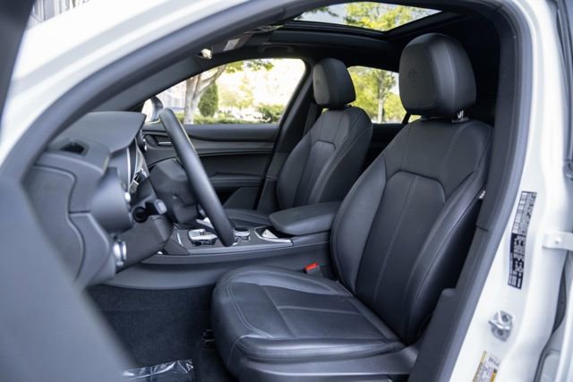 Used 2023 Alfa Romeo Stelvio Ti w/ Active Assist Plus Package AWD/4WD image 40