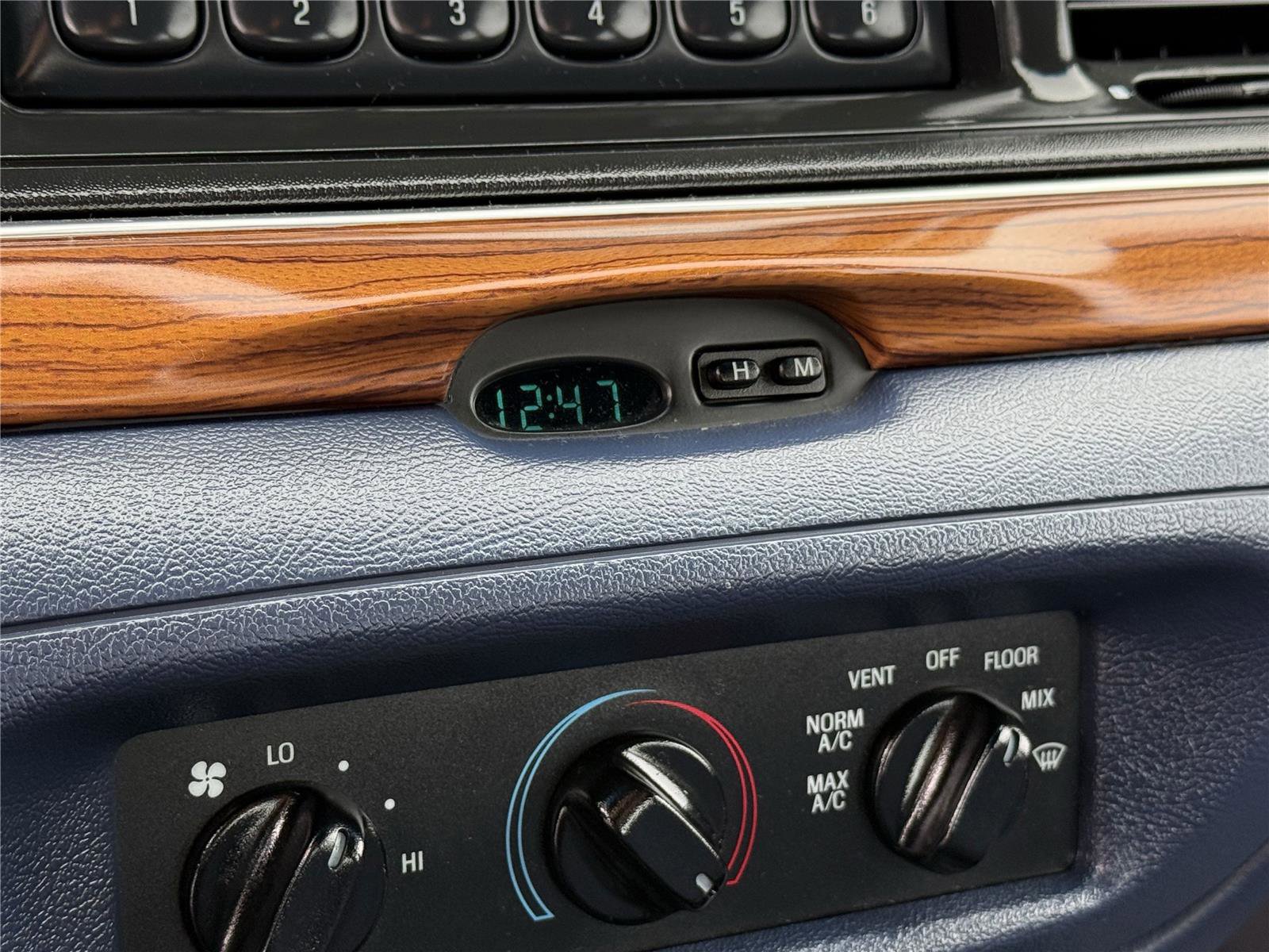 Used 1996 Ford Crown Victoria LX RWD image 26