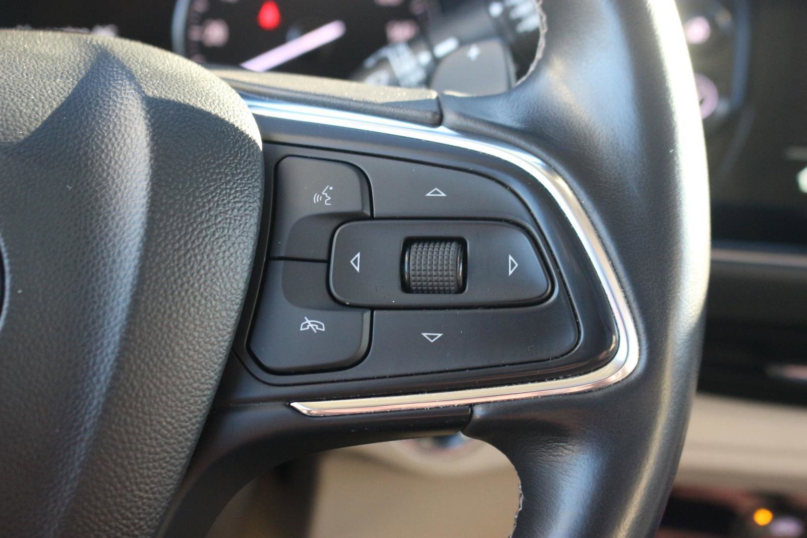 Used 2022 Buick Envision Avenir w/ Safety Package image 19