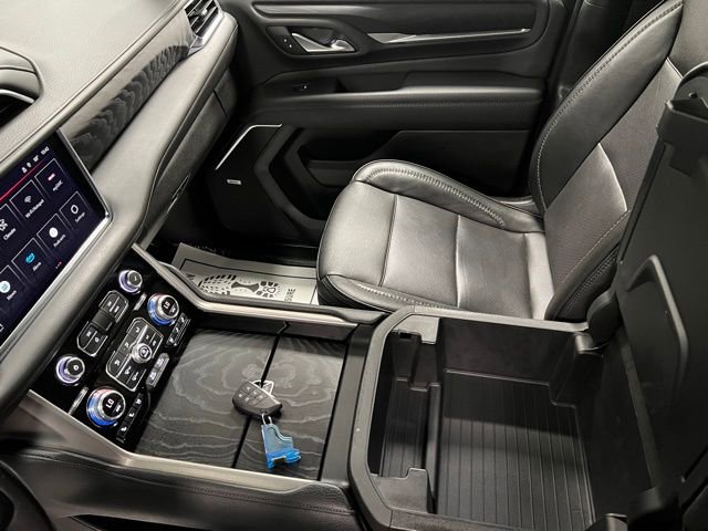 Used 2022 GMC Yukon XL Denali w/ Advanced Technology Package image 39