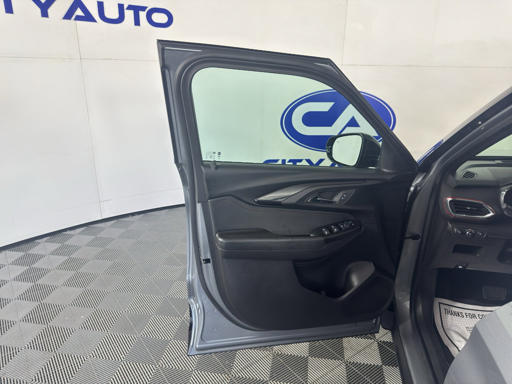 Used 2023 Chevrolet TrailBlazer RS w/ Convenience Package image 14