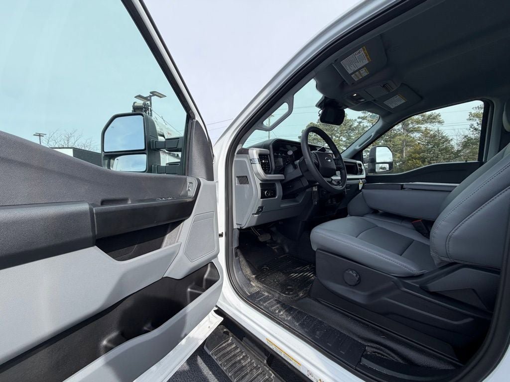 New 2026 Ford F550 2WD Regular Cab Super Duty image 15