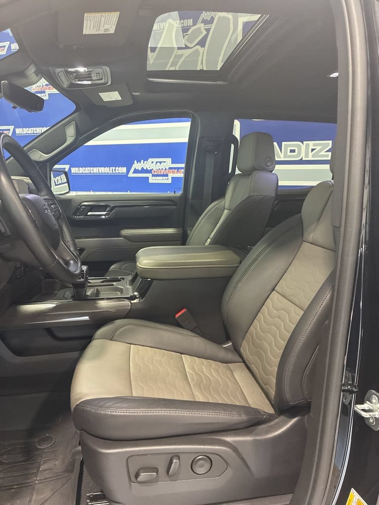 Used 2023 Chevrolet Silverado 1500 ZR2 w/ Technology Package AWD/4WD image 17