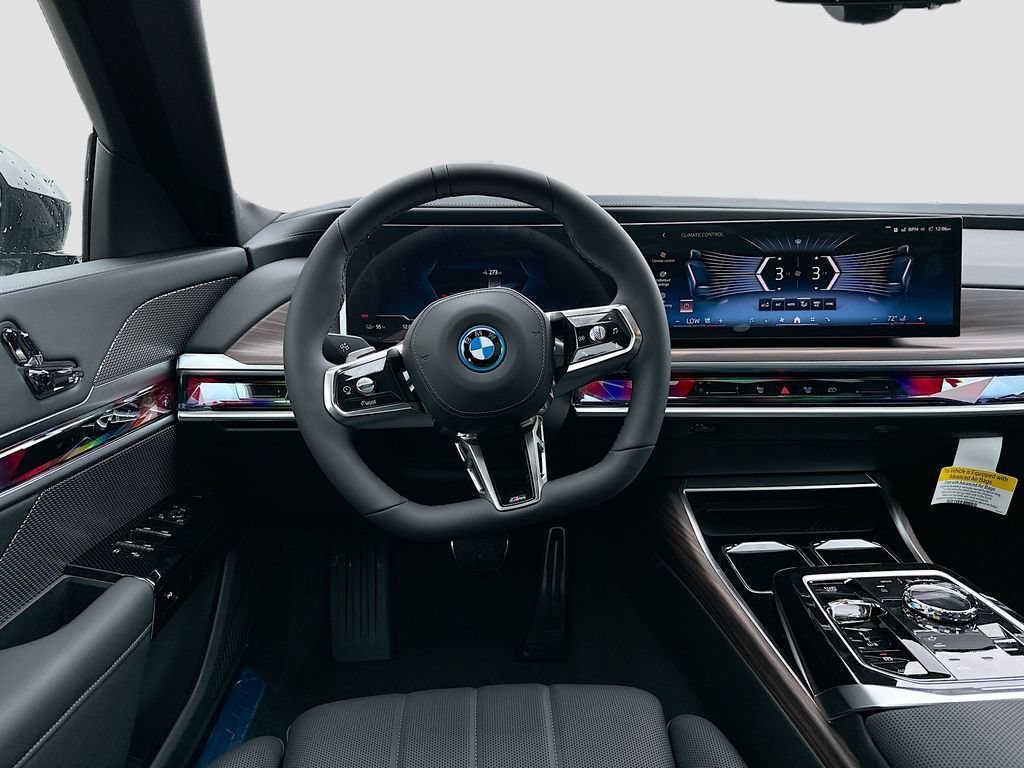 New 2026 BMW i7 xDrive60 w/ Premium Package AWD/4WD image 24